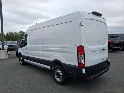 2025 Ford Transit-250 148 WB Medium Roof Cargo