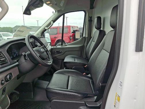 2025 Ford Transit-250 148 WB Medium Roof Cargo