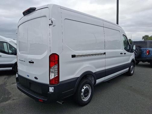 2025 Ford Transit-250 148 WB Medium Roof Cargo