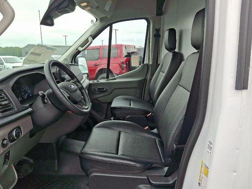 2025 Ford Transit-250 148 WB Medium Roof Cargo