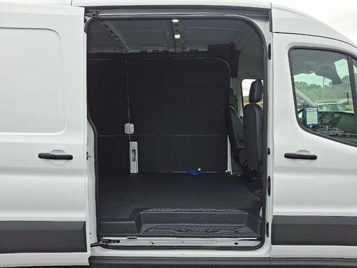 2025 Ford Transit-250 148 WB Medium Roof Cargo