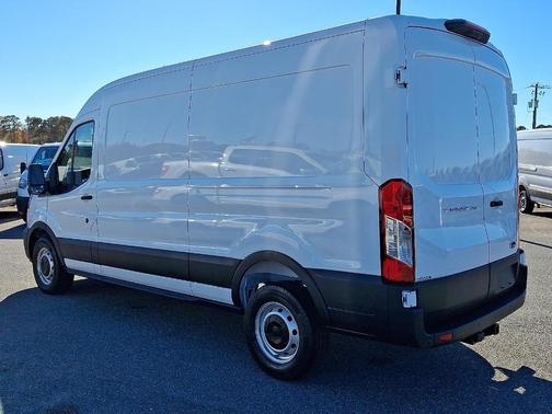 2025 Ford Transit-250 148 WB Medium Roof Cargo