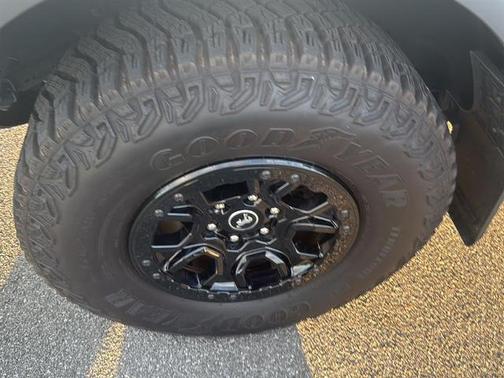 SHADOW BLACK 2024 Ford Bronco WILDTRAK