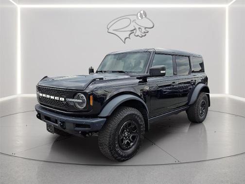 SHADOW BLACK 2024 Ford Bronco WILDTRAK