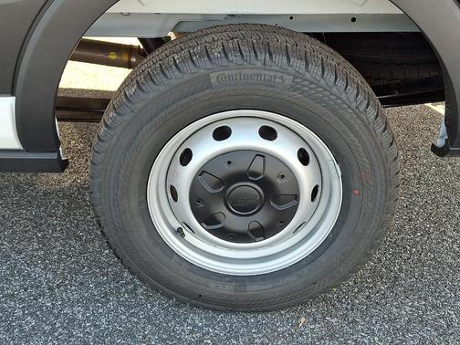 2026 Ford Transit-250 148 WB Medium Roof Cargo