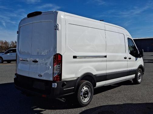 2026 Ford Transit-250 148 WB Medium Roof Cargo