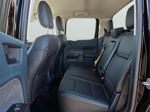 Shadow Black 2026 Ford Maverick Lobo Standard