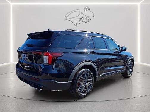 Agate Black 2026 Ford Explorer ST