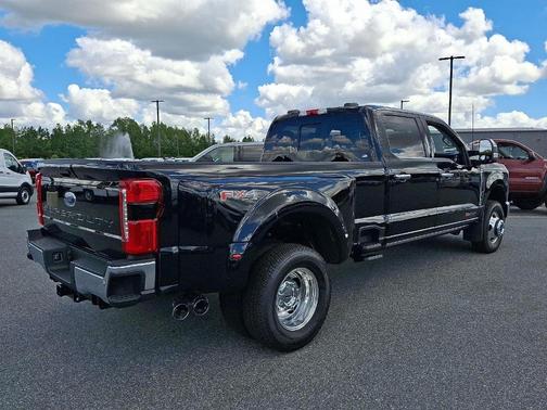 2025 Ford F-350 Lariat Super Duty