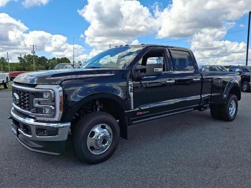 2025 Ford F-350 Lariat Super Duty