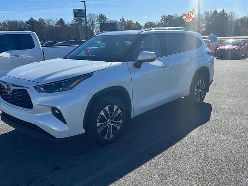 2022 Toyota Highlander XLE