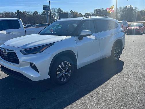 2022 Toyota Highlander XLE