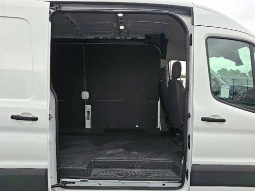 2025 Ford Transit-250 148 WB Medium Roof Cargo