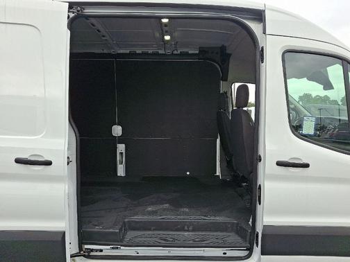 2025 Ford Transit-250 148 WB Medium Roof Cargo