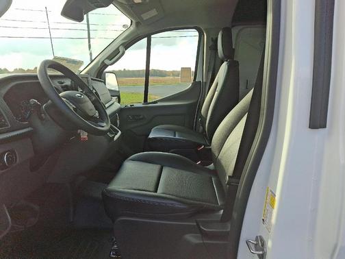 2025 Ford Transit-150 130WB