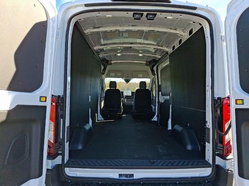 2026 Ford Transit-250 148 WB Medium Roof Cargo