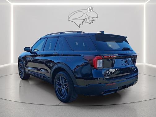 Agate Black 2026 Ford Explorer ST-Line