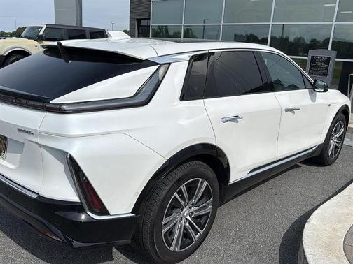 Crystal White Tri-Coat 2025 Cadillac LYRIQ LUXURY