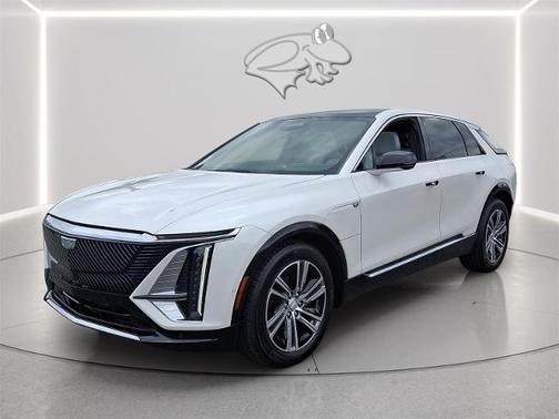 Crystal White Tri-Coat 2025 Cadillac LYRIQ LUXURY