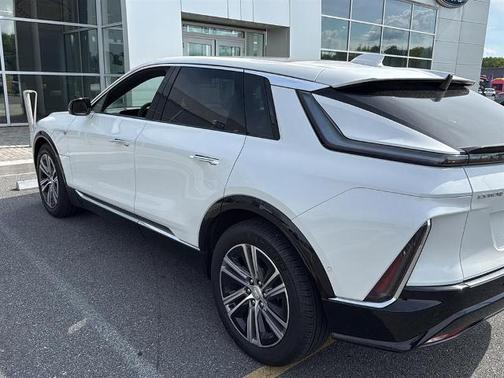 Crystal White Tri-Coat 2025 Cadillac LYRIQ LUXURY