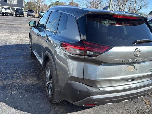 2023 Nissan Rogue SL