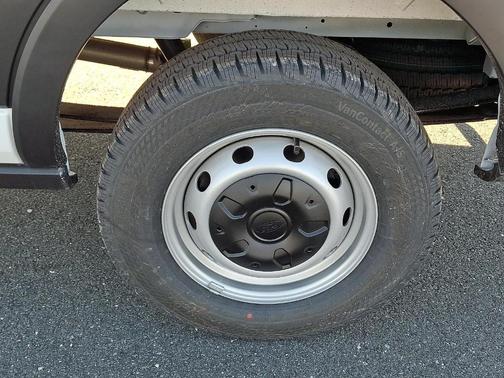 2026 Ford Transit-250 148 WB Medium Roof Cargo