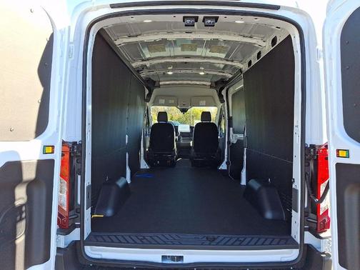 2026 Ford Transit-250 148 WB Medium Roof Cargo