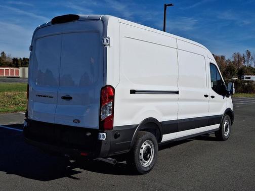 2026 Ford Transit-250 148 WB Medium Roof Cargo