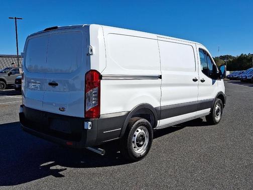2025 Ford Transit-250 