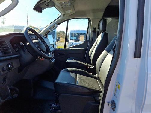 2025 Ford Transit-250 