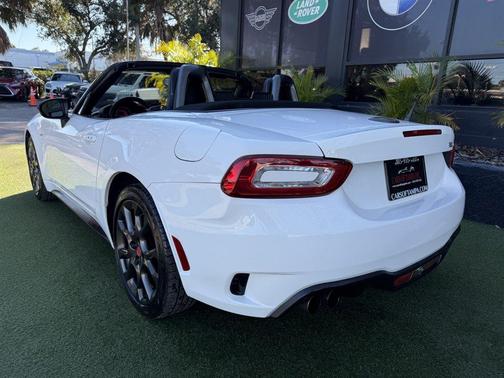 2017 FIAT 124 Spider Base