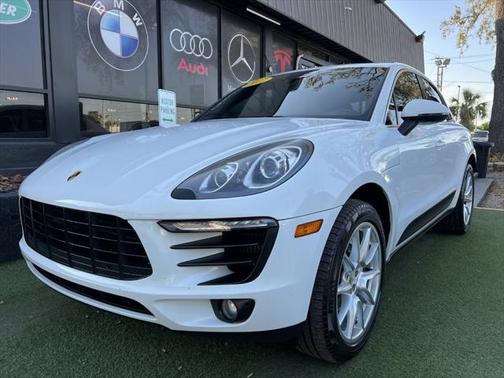 2017 Porsche Macan Base