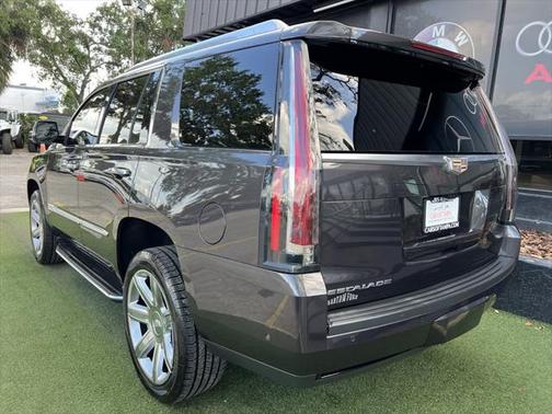 2017 Cadillac Escalade Luxury