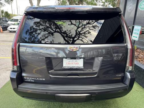 2017 Cadillac Escalade Luxury