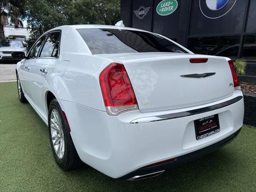 2016 Chrysler 300 S