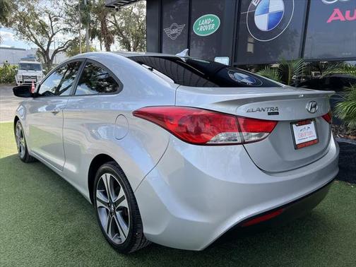2013 Hyundai ELANTRA SE
