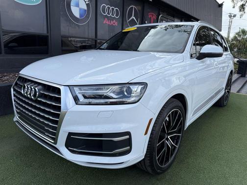 White 2017 Audi Q7 2.0T Premium