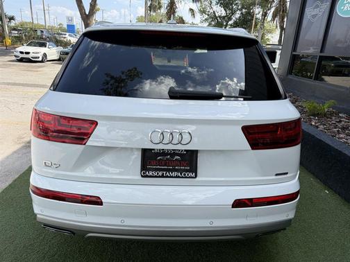 White 2017 Audi Q7 2.0T Premium