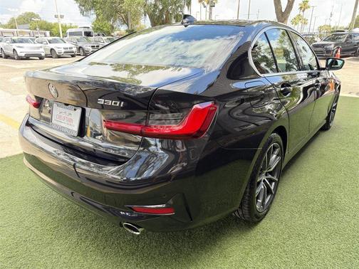 Black 2019 BMW 330