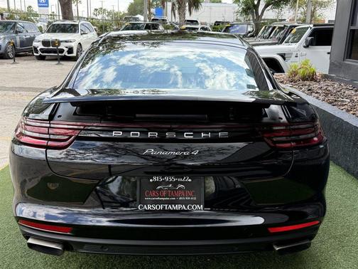 2017 Porsche Panamera 4