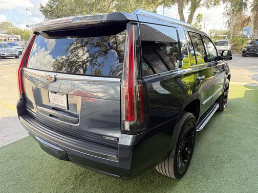 2019 Cadillac Escalade Luxury