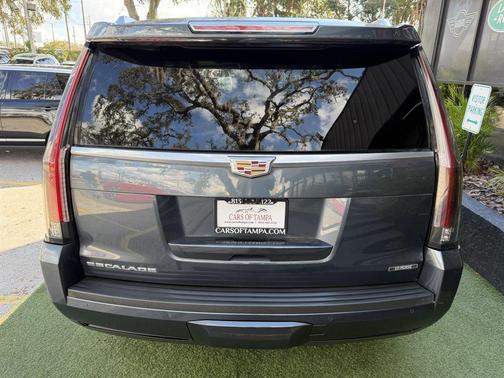 2019 Cadillac Escalade Luxury