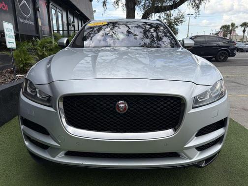 2018 Jaguar F-PACE 25t Premium