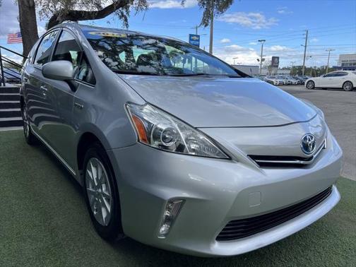 2014 Toyota Prius v Two