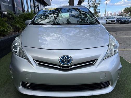 2014 Toyota Prius v Two