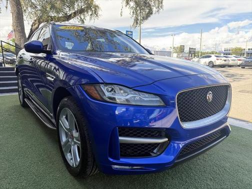2018 Jaguar F-PACE 30t R-Sport