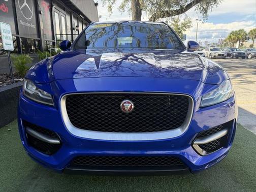 2018 Jaguar F-PACE 30t R-Sport