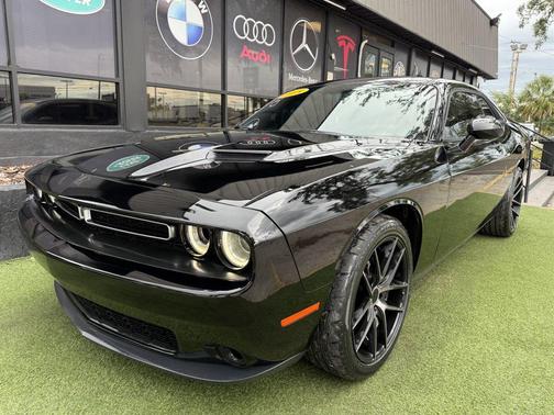 Black 2018 Dodge Challenger SXT