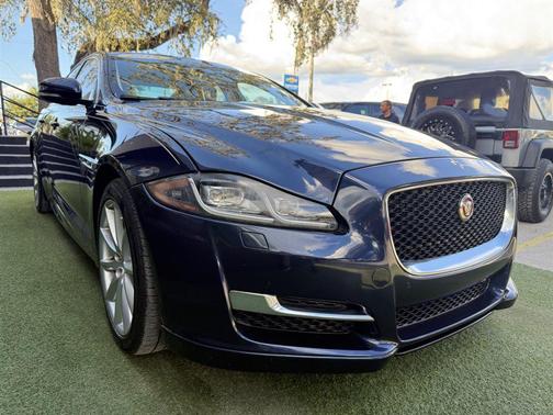 2016 Jaguar XJ XJ R-Sport