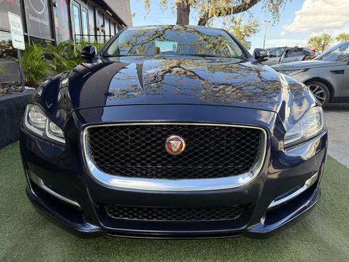 2016 Jaguar XJ XJ R-Sport